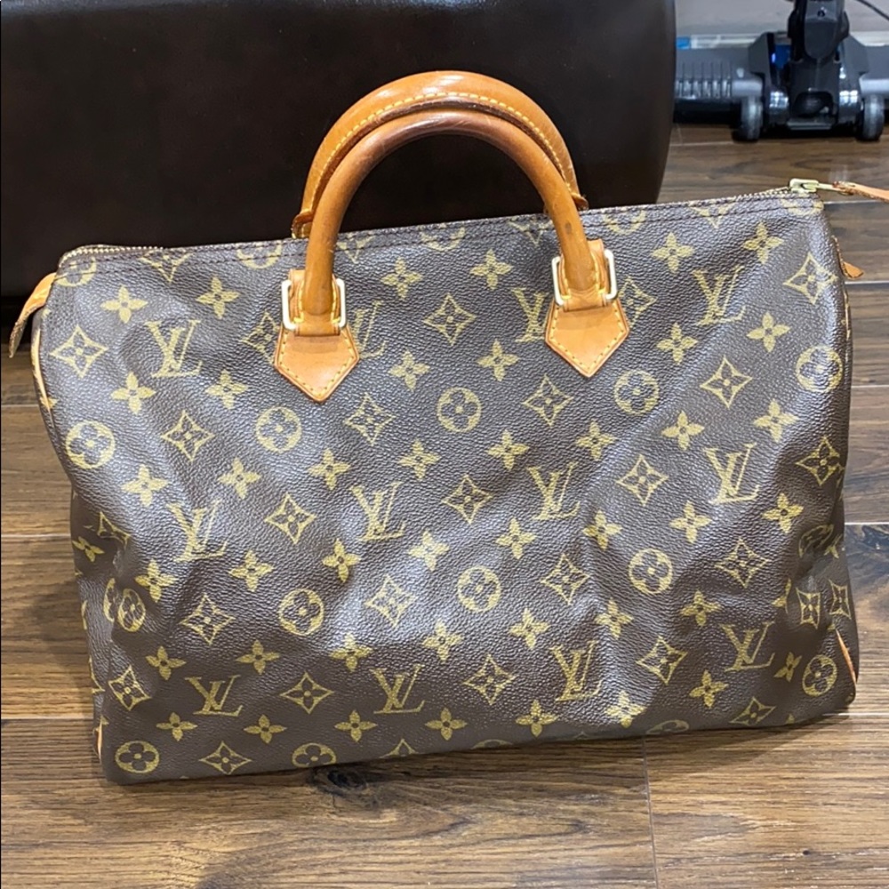 Louis Vuitton Speedy 35